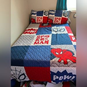 Spider-Man quilt and sheets